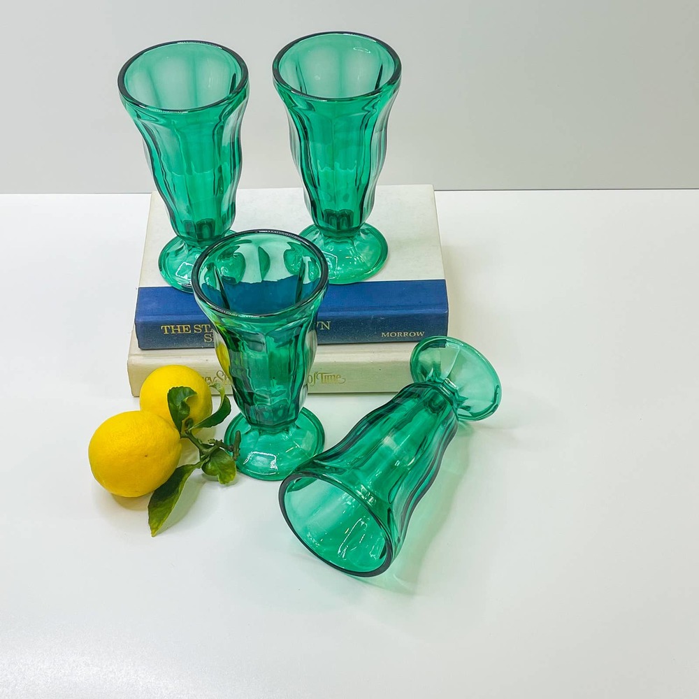 Set of 4 Anchor Hocking Emerald Green Ice Cream Sundae Glasses 6.75” Tall